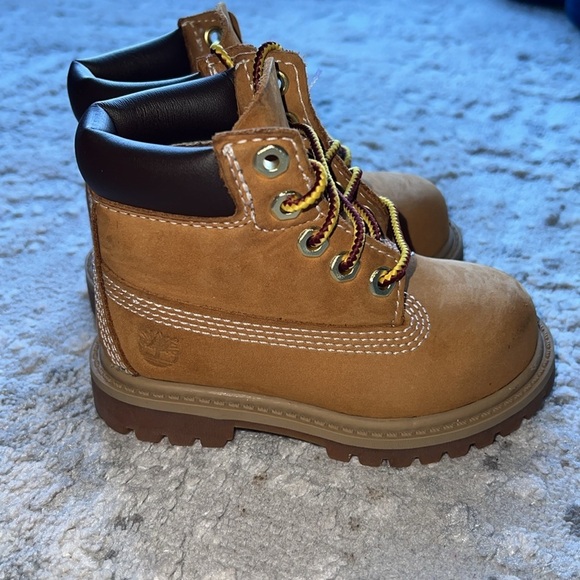 Timberland 6" Premium Waterproof Boots Size 5.5C Toddlers - Picture 2 of 5